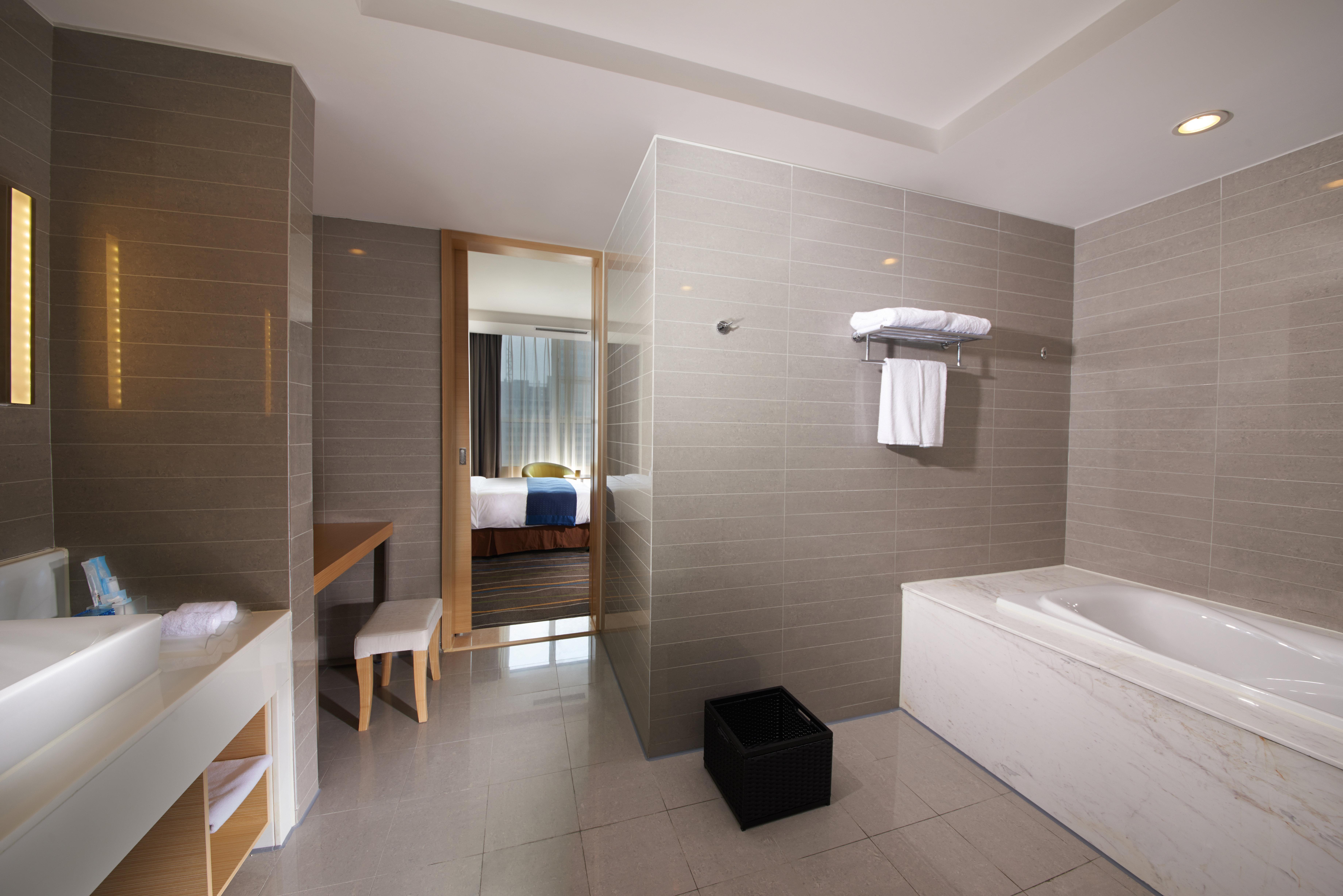 Holiday Inn Express Luoyang City Center By Ihg Exterior foto